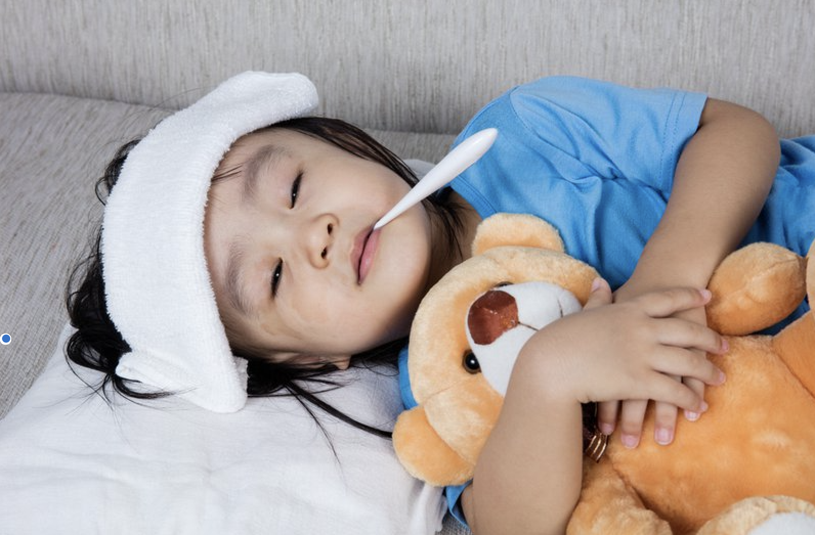 Phát hiện đau bụng, nôn nhiều, chảy máu và li bì giúp nhận biết sớm sốt xuất huyết nặng